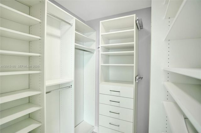 950 Brickell Bay Dr 4610, Miami, FL 33131
