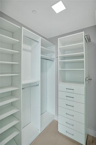 950 Brickell Bay Dr 4610, Miami, FL 33131