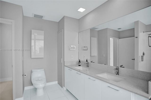 950 Brickell Bay Dr 4610, Miami, FL 33131
