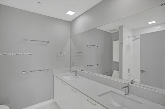 950 Brickell Bay Dr 4610, Miami, FL 33131