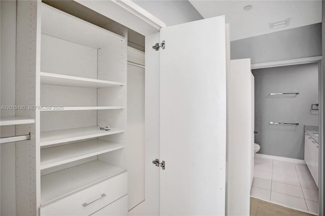 950 Brickell Bay Dr 4610, Miami, FL 33131