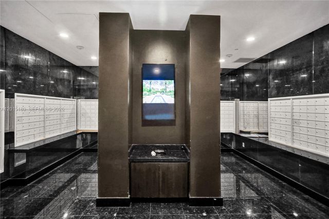 950 Brickell Bay Dr 4610, Miami, FL 33131