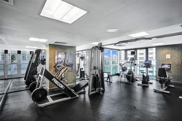 950 Brickell Bay Dr 4610, Miami, FL 33131