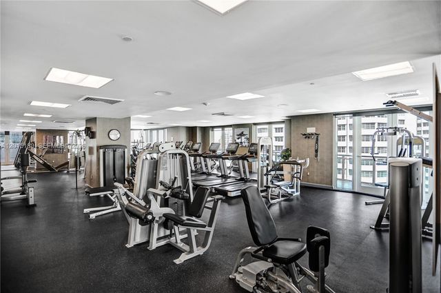 950 Brickell Bay Dr 4610, Miami, FL 33131