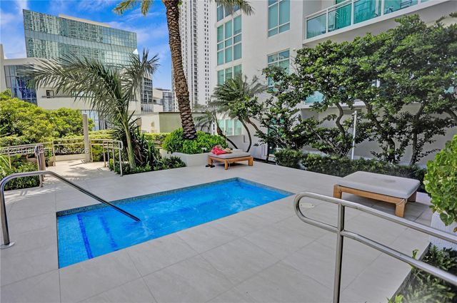 950 Brickell Bay Dr 4610, Miami, FL 33131