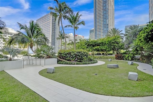 950 Brickell Bay Dr 4610, Miami, FL 33131