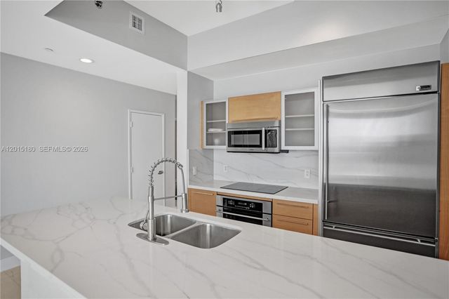 950 Brickell Bay Dr 4610, Miami, FL 33131