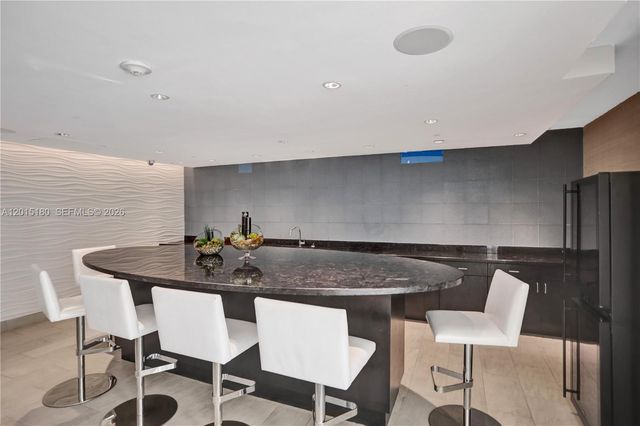 950 Brickell Bay Dr 4610, Miami, FL 33131
