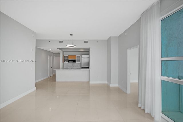 950 Brickell Bay Dr 4610, Miami, FL 33131