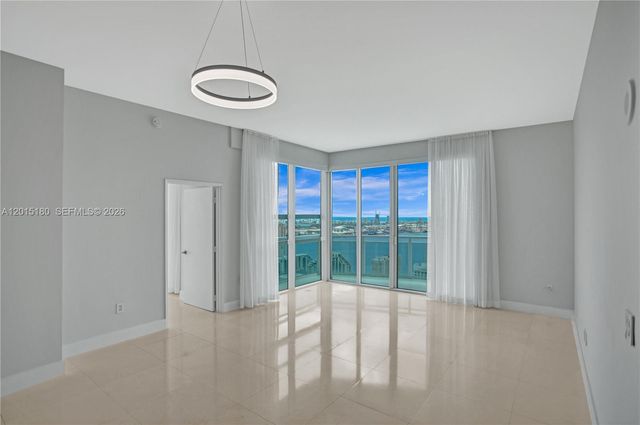 950 Brickell Bay Dr 4610, Miami, FL 33131