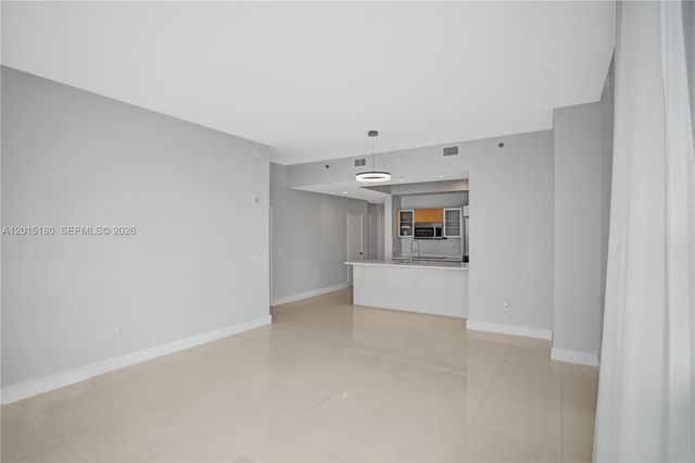 950 Brickell Bay Dr 4610, Miami, FL 33131