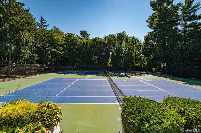 23 Willow Ridge Drive, Smithtown, NY 11787