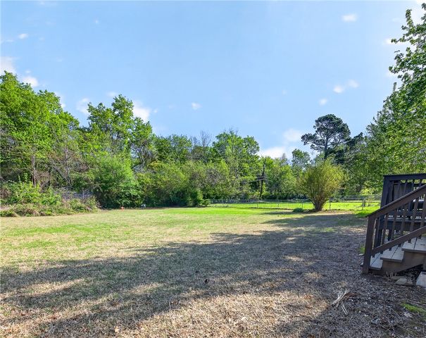 2452 Valley Drive, Fayetteville, AR 72703