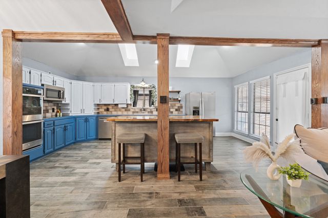 225 SW Alsbury Boulevard, Burleson, TX 76028