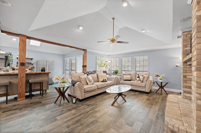 225 SW Alsbury Boulevard, Burleson, TX 76028