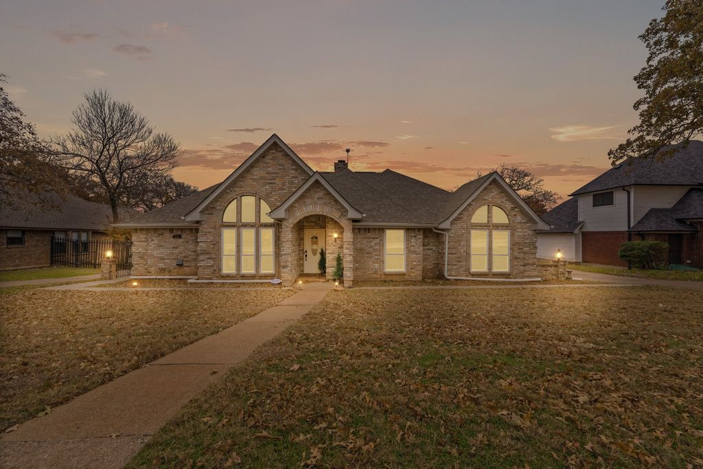 225 SW Alsbury Boulevard, Burleson, TX 76028