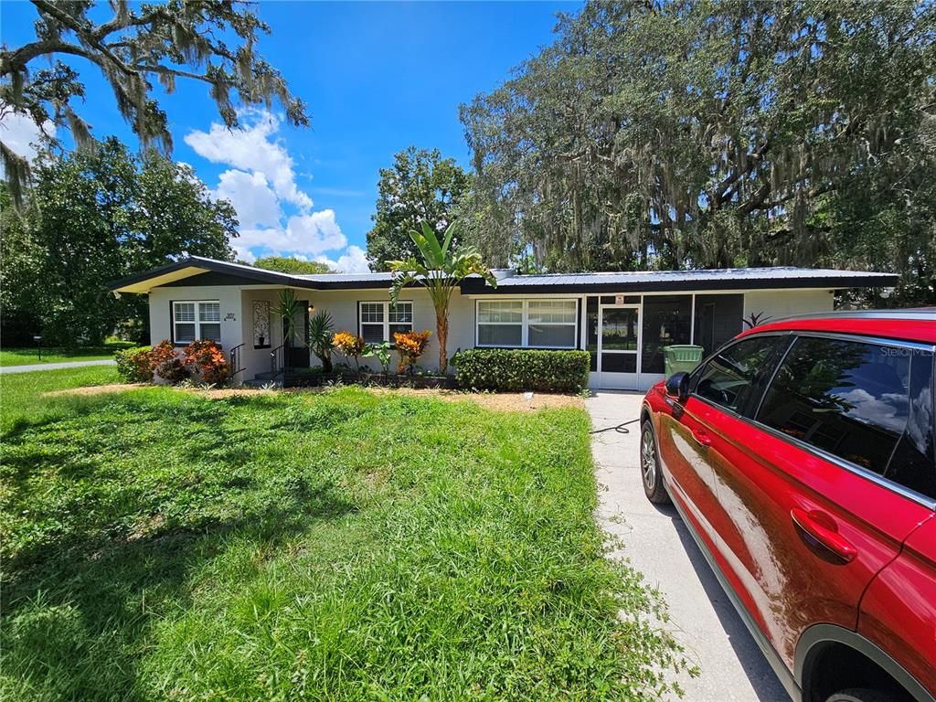 Image 1 of property listing at 307 COOKE STREET, Leesburg, FL 34748