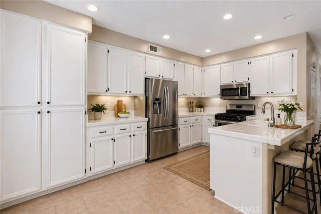 255 Roxanne Lane, Corona, CA 92882