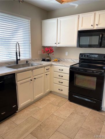 1401 Hemingway Lane H, Weldon Spring, MO 63304