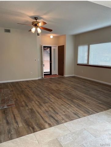 1401 Hemingway Lane H, Weldon Spring, MO 63304
