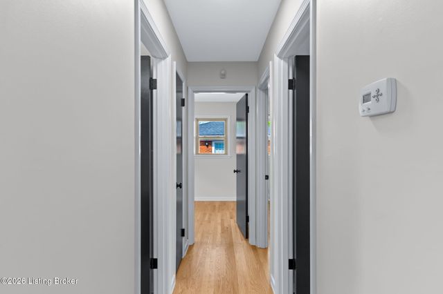 8110 Florist Rd, Louisville, KY 40228