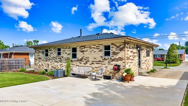 8110 Florist Rd, Louisville, KY 40228