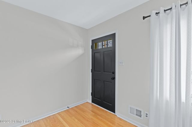 8110 Florist Rd, Louisville, KY 40228