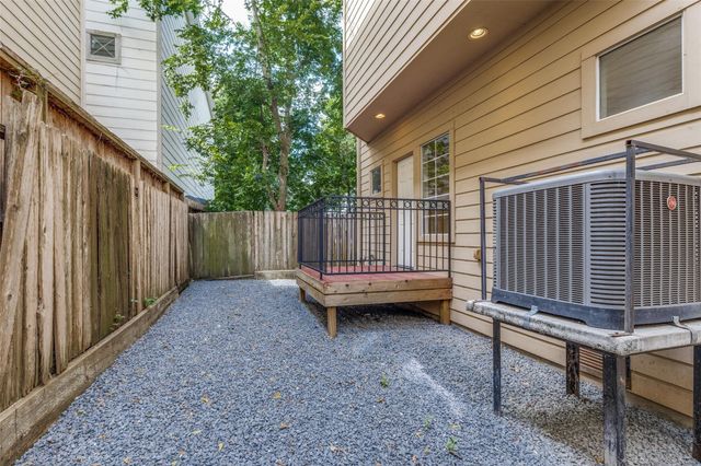 5305 Egbert Street C, Houston, TX 77007