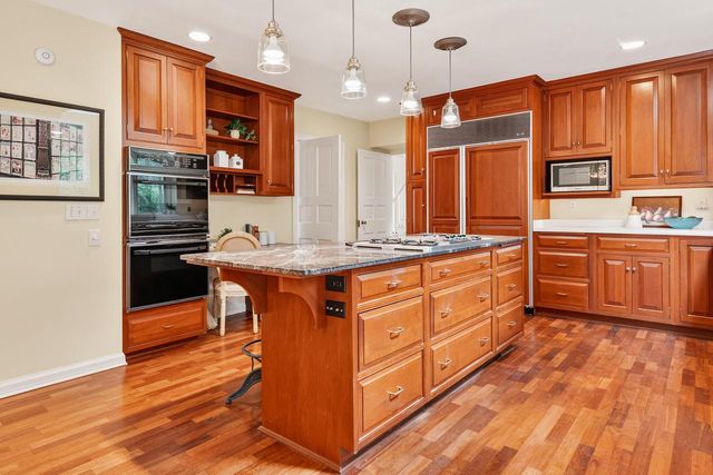 7307 N Bridge LANE, Fox Point, WI 53217