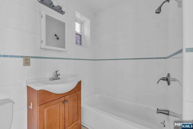 183 Thorne Street, Jersey City, NJ 07307