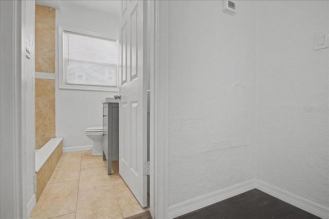 4004 N MUNRO STREET, Tampa, FL 33603