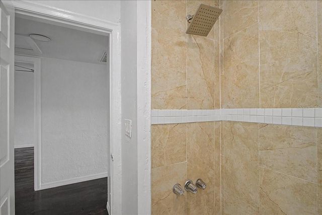 4004 N MUNRO STREET, Tampa, FL 33603