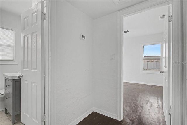 4004 N MUNRO STREET, Tampa, FL 33603