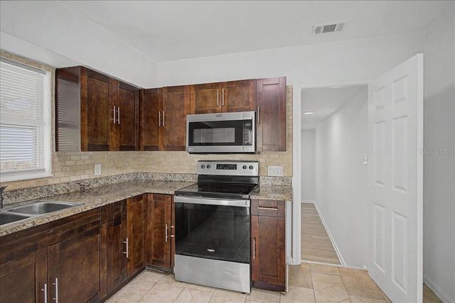 4004 N MUNRO STREET, Tampa, FL 33603