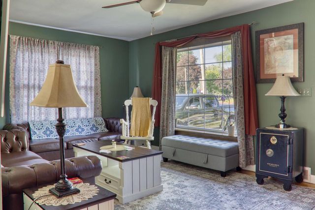 1013 N LINWOOD AVENUE, Appleton, WI 54914