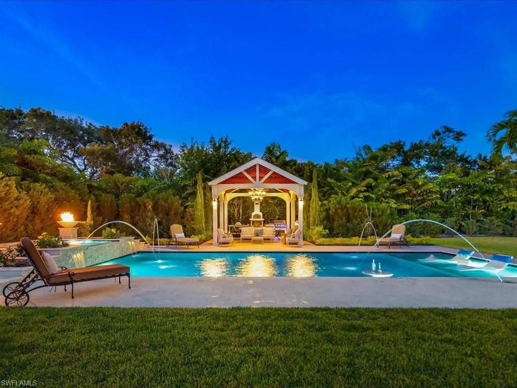 624 Ridge DR, NAPLES, FL 34108 — exterior