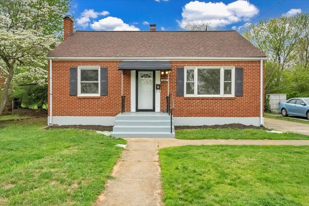 4622 Eden DR, Roanoke, VA 24012