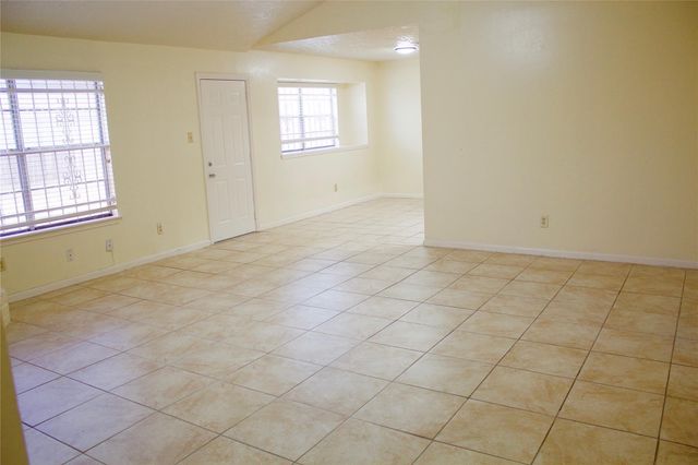 16326 Quail Place Drive, Houston, TX 77489