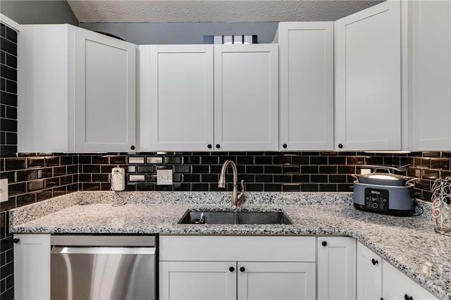 9760 Greenside Way, Douglasville, GA 30135