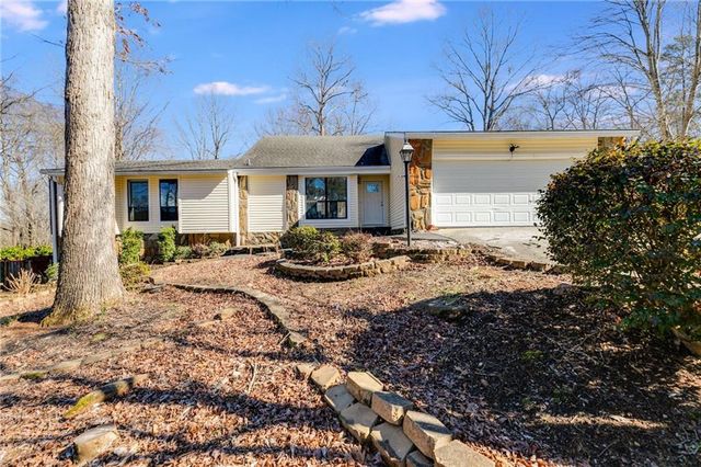 9760 Greenside Way, Douglasville, GA 30135