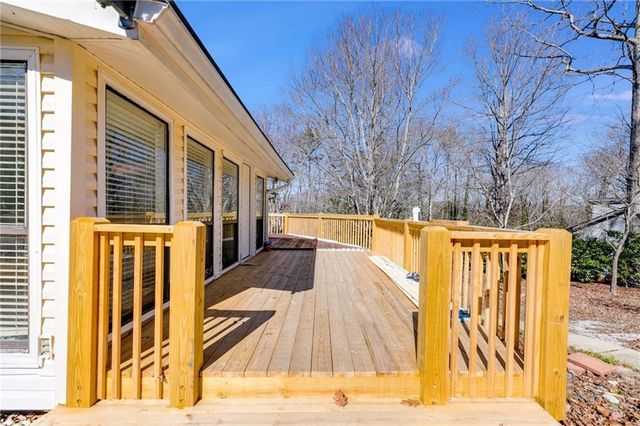 9760 Greenside Way, Douglasville, GA 30135