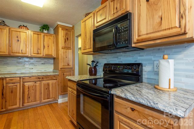 424 Lower Grassy Branch Road, Asheville, NC 28805