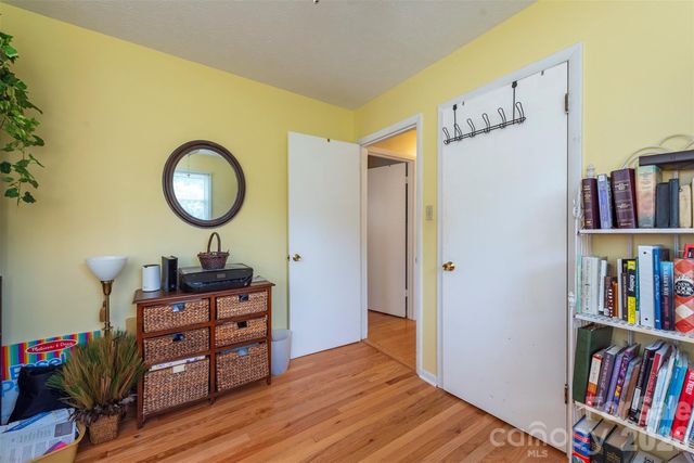 424 Lower Grassy Branch Road, Asheville, NC 28805