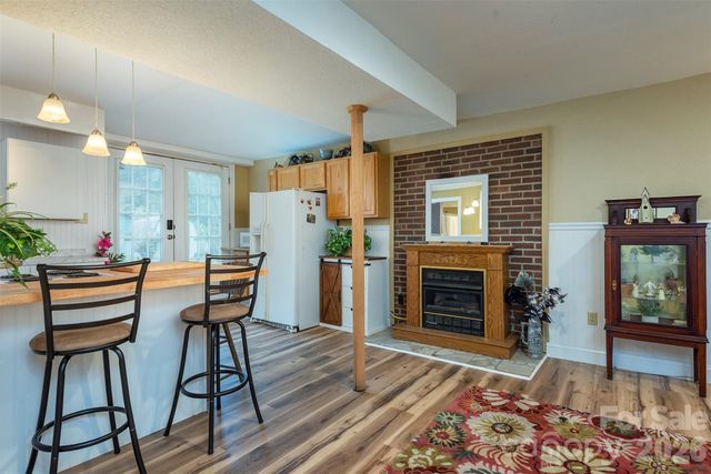 424 Lower Grassy Branch Road, Asheville, NC 28805