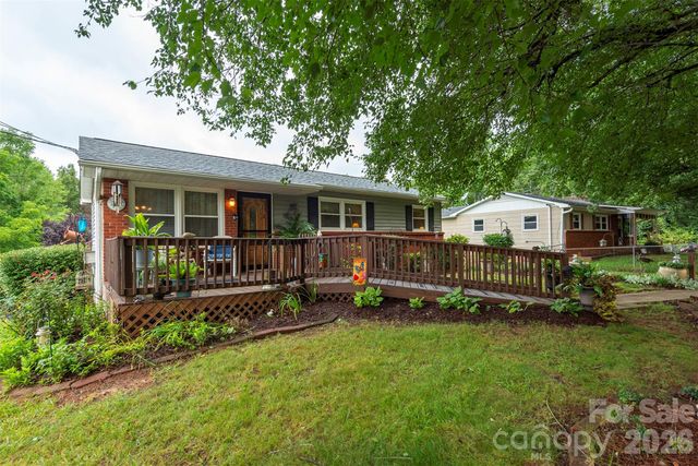 424 Lower Grassy Branch Road, Asheville, NC 28805