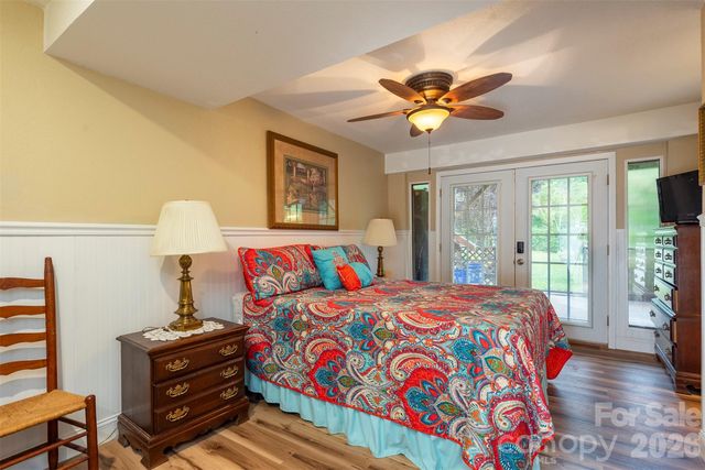 424 Lower Grassy Branch Road, Asheville, NC 28805