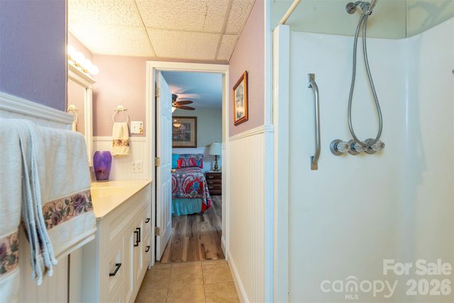 424 Lower Grassy Branch Road, Asheville, NC 28805