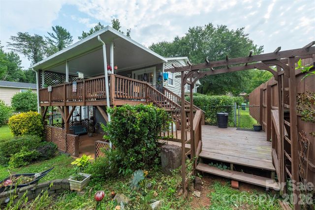 424 Lower Grassy Branch Road, Asheville, NC 28805