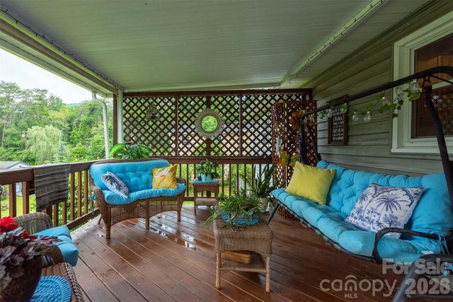 424 Lower Grassy Branch Road, Asheville, NC 28805