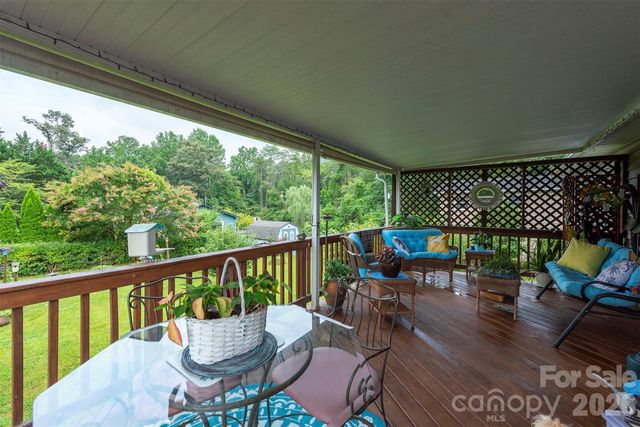 424 Lower Grassy Branch Road, Asheville, NC 28805